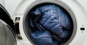 Włóż to do pralki razem z kurtką puchową.  Efekt cię zaskoczy
