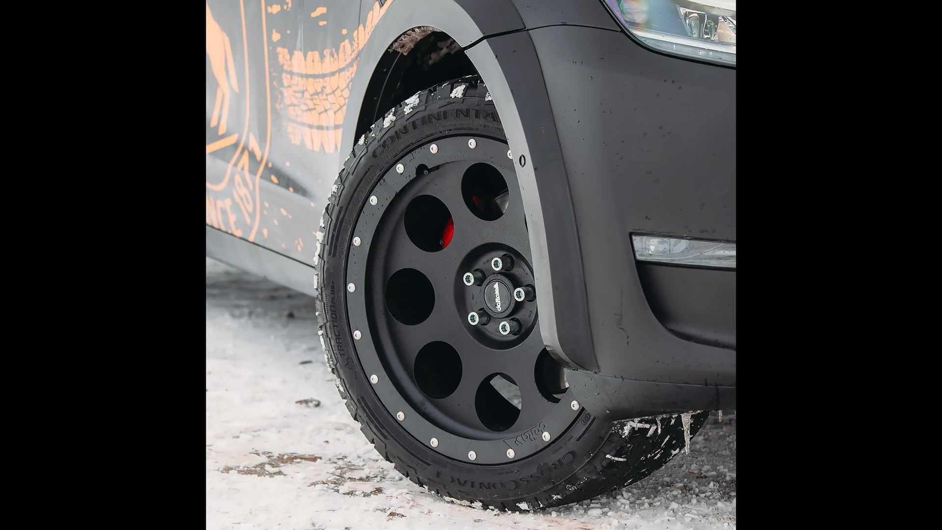 Tesla Model Y Delta 4x4
