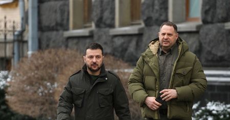 "Jest człowiekiem prezydenta, nie mamy wyboru". Nie milkną echa afery