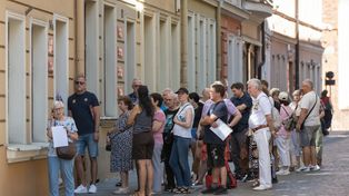 Długie kolejki w urzędach. Polacy masowo zastrzegają numer PESEL