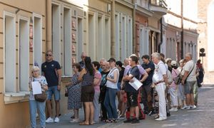 Długie kolejki w urzędach. Polacy masowo zastrzegają numer PESEL