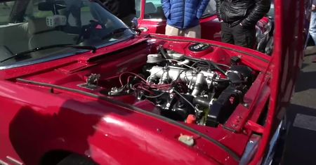 Miłośnicy motoryzacyjnych “klasyków” zainaugurowali sezon zlotem w Gdańsku