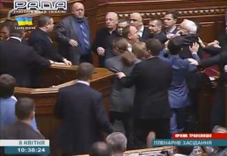 Bójka w ukraińskim parlamencie