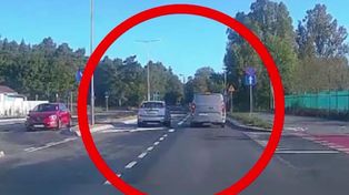 Toruń: O włos od tragedii. Kierowca wyprzedzał tuż przed przejściem