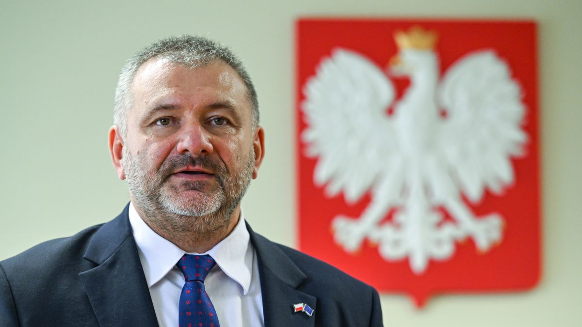 Rzeszów, 05.09.2025. Minister sprawiedliwości Waldemar Żurek podczas konferencji w Sądzie Apelacyjnym w Rzeszowie, 5 bm. Szef resortu sprawiedliwości podczas zgromadzenia ogólnego sędziów rzeszowskiego Sądu Apelacyjnego oficjalnie przedstawił nową prezes Sądu Małgorzatę Moskwę. (amb) PAP/Darek Delmanowicz