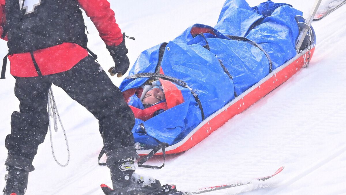 Zdjęcie okładkowe artykułu: PAP/EPA / DAN HIMBRECHTS / Belle Brockhoff po wypadku na trasie snowboardowej podczas igrzysk olimpijskich Pekin 2022