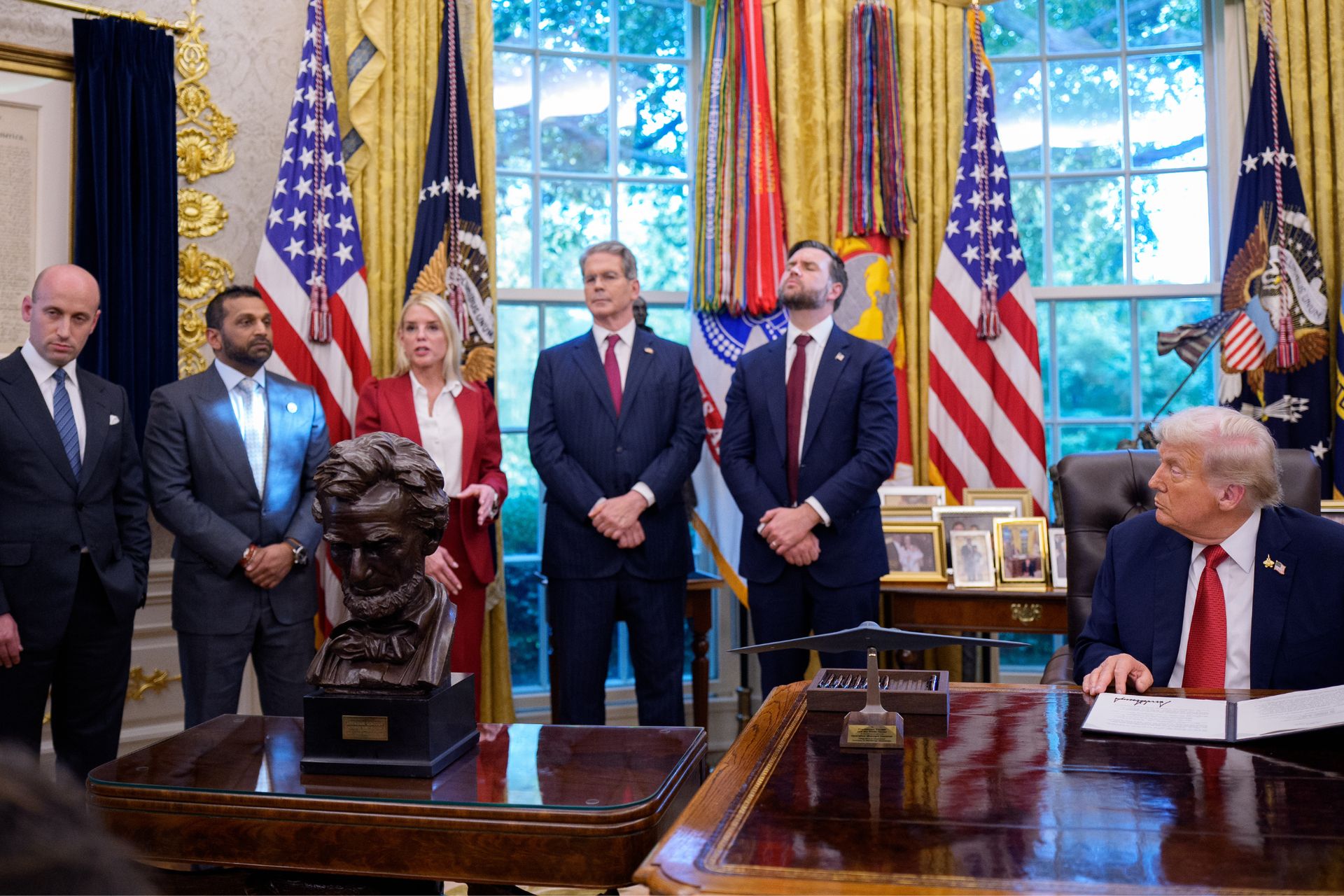 Trump obiecuje ułaskawienia swoim ludziom. Obawy ekspertów rosną