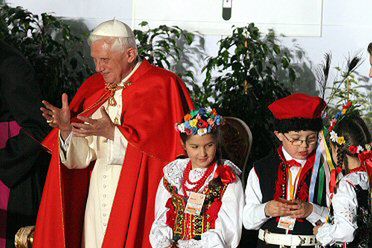 Benedykt XVI: "trwajcie mocno w wierze"