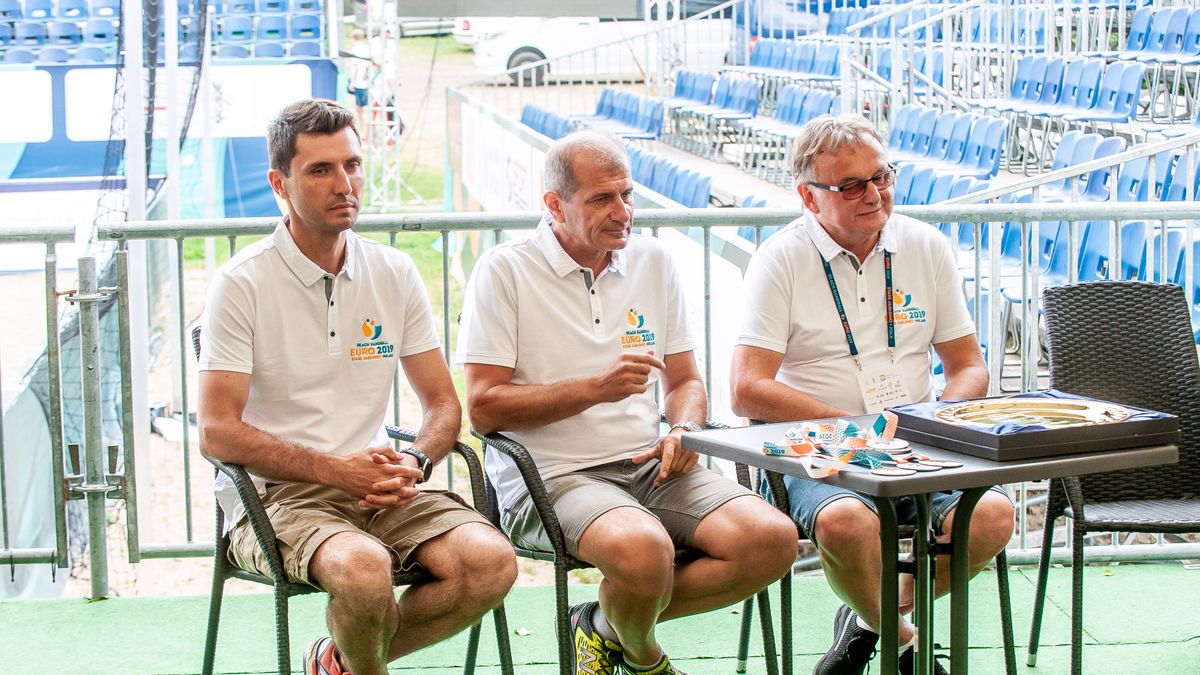 Materiały prasowe / Zdjęcie z konferencji prasowej przed ME juniorów i juniorek w Starych Jabłonkach