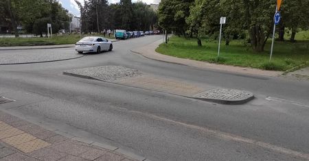 Piesi bez pierwszeństwa. Nowy rodzaj przejść coraz popularniejszy