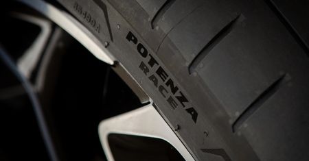 Bridgestone Potenza Race to nowy semi-slick od Japończyków. Nada się nie tylko na tor