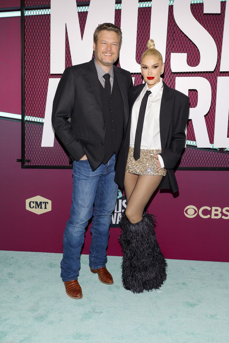 Gwen Stefani i jej WŁOCHATE BUTY przykuwają spojrzenia na CMT Awards