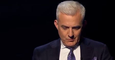 Co wyświetla się na ekranie prowadzącego "Milionerów"? Znamy odpowiedź na to pytanie