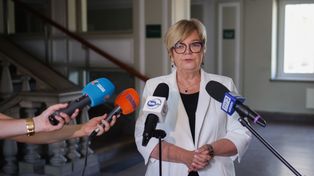 Po wypadku autokaru z Podkarpacia. Minuta ciszy w urzędzie, flagi do połowy masztu