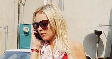 Lindsay jest uzależniona od zakupów