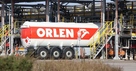 Spółka Orlenu oszukana przez 25-latka z Azji. Ekspert wprost: za tym stoi coś więcej