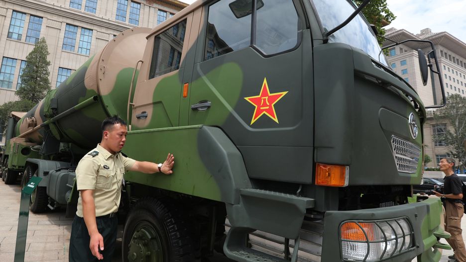 Pekin zawiesza rozmowy z Waszyngtonem. Chodzi o broń jądrową