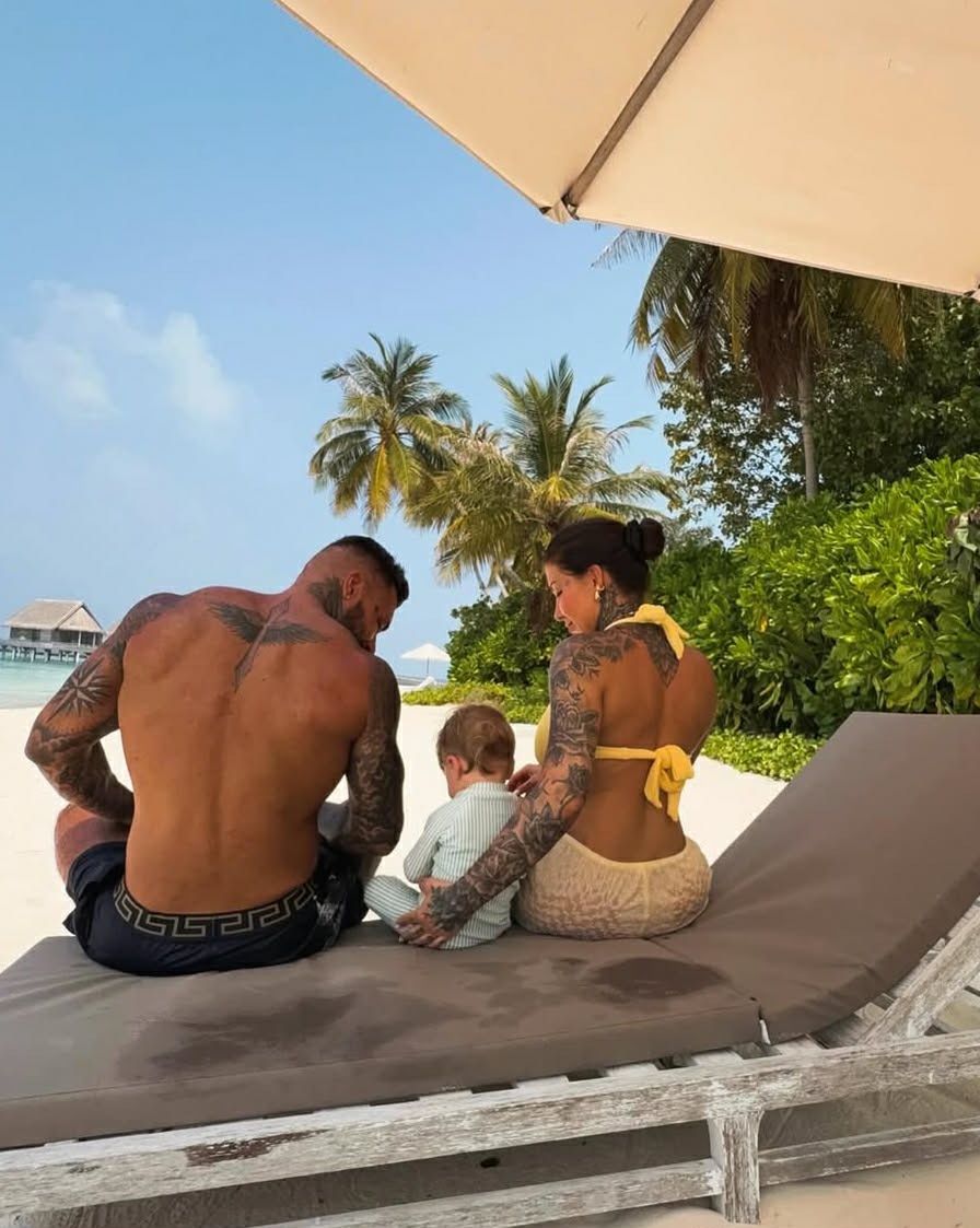 Deynn i Daniel Majewski z synkiem