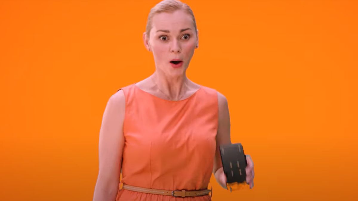 Blondynka z reklamy Shopee 