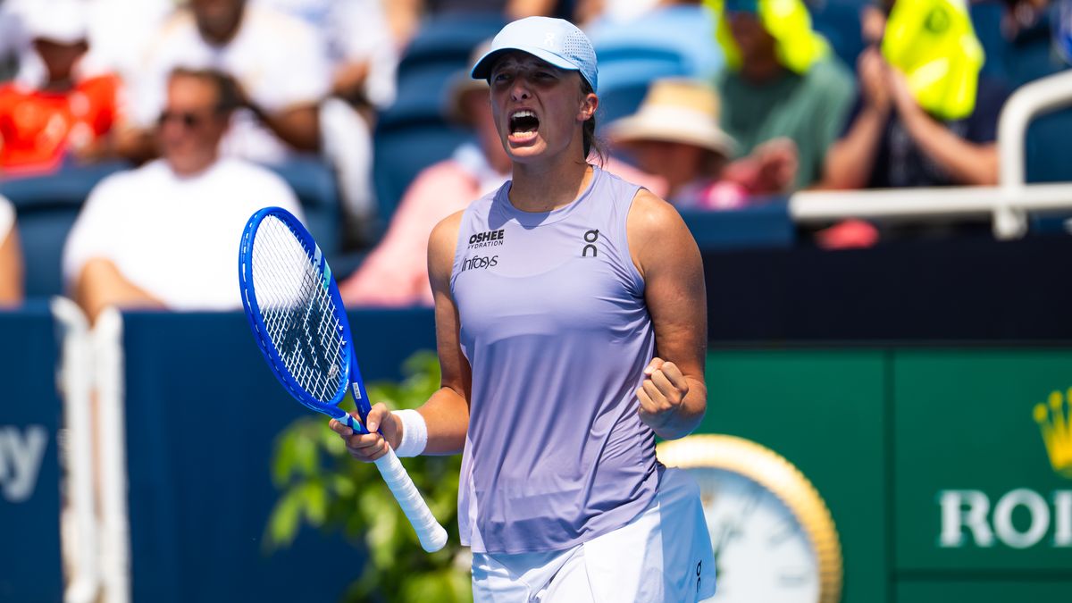 MASON, OHIO - AUGUST 15: Iga Swiatek of Poland reacts to converting match point against Anna Kalinskaya in the quarter-final on Day 9 of the Cincinnati Open at Lindner Family Tennis Center on August 15, 2025 in Mason, Ohio (Photo by Robert Prange/Getty Images)