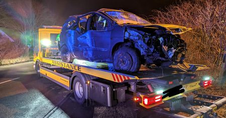 Łysomice. Tragiczny wypadek. Kierowca uderzył w drzewo