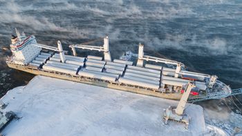 Skuta lodem Arktyka psuje plany Putina. Problemy z transportem LNG z Rosji do Chin