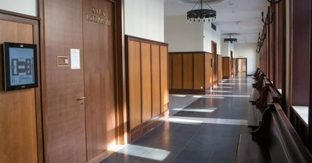 Pozwała sąd do sądu. Poszło o dyscyplinarkę za urlop wypoczynkowy