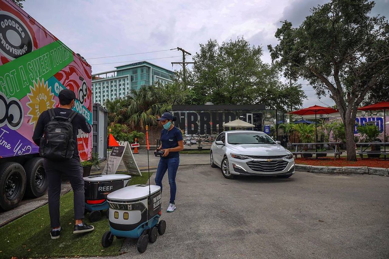 Uber Eats to introduce autonomous robot deliveries in Tokyo via partnership with Mitsubishi Electric and Cartken