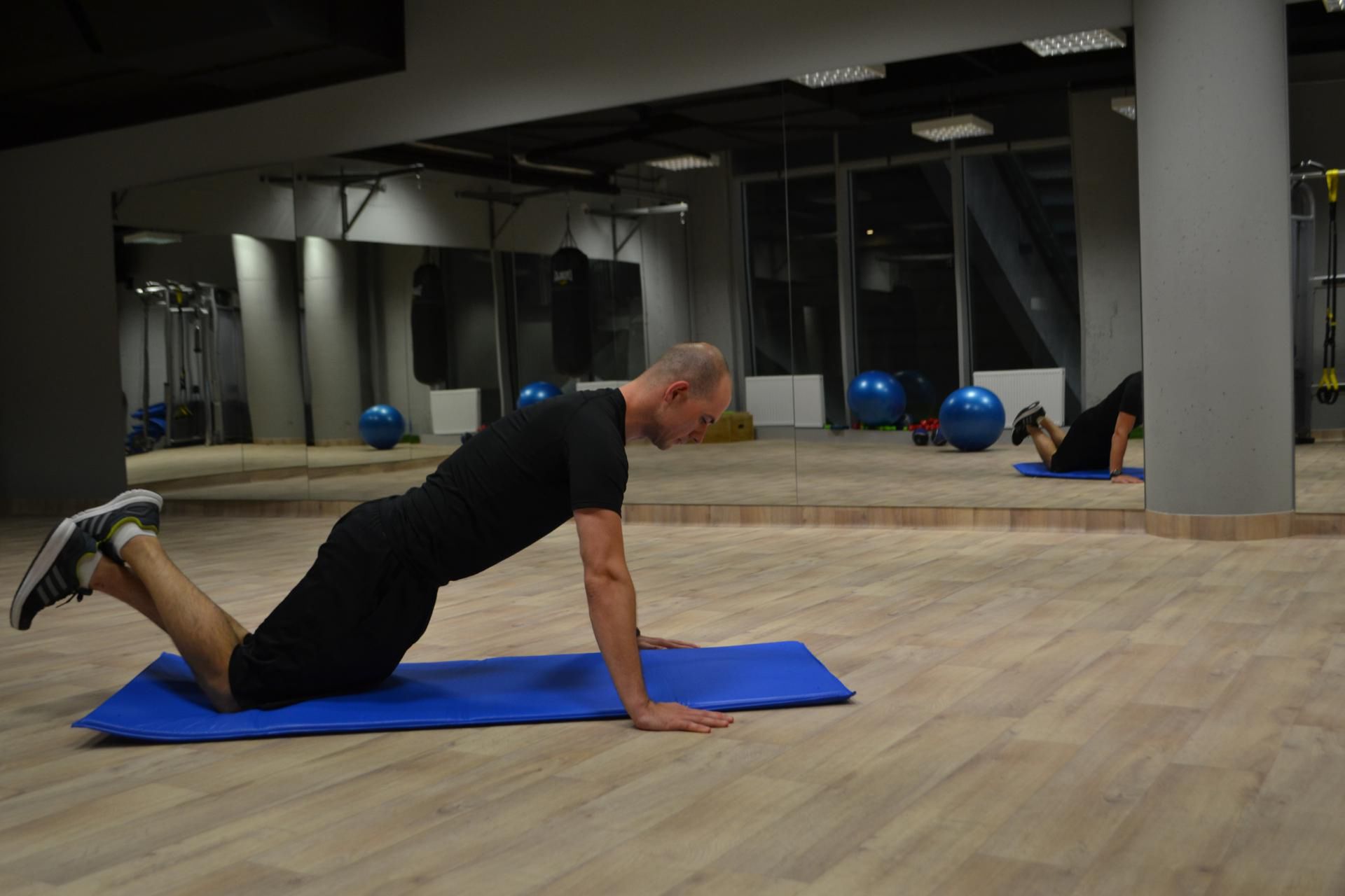 Pompka na kolanach – część pierwsza. Autor: Grzegorz Wichrzycki