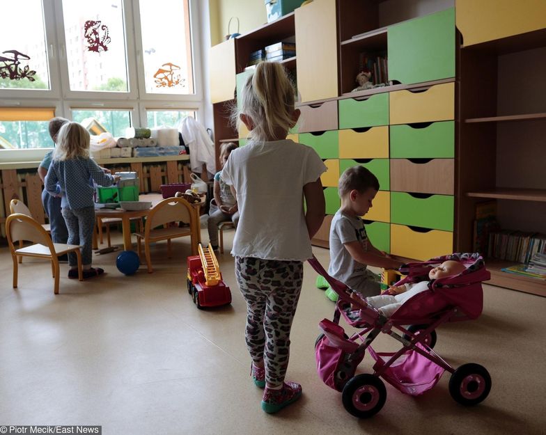 Protestujący zdają sobie sprawę, że "strajk chorobowy" mocno odczują rodzice dzieci, jednak "strajk na pół gwizdka" z zapewnieniem opieki nie jest po prostu możliwy.