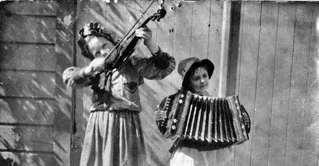 Wiedzieliście, że muzycy byli popularnym tematem na początku historii fotografii?