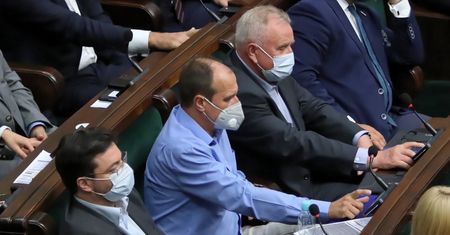 Paweł Kukiz nie posłuchał dramatycznego okrzyku. "Wycofaj się! Nie rób tego swojej rodzinie!"