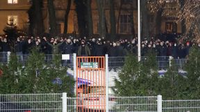 Kibice Legii zgromadzili się pod stadionem Podbeskidzia. Interweniowała policja