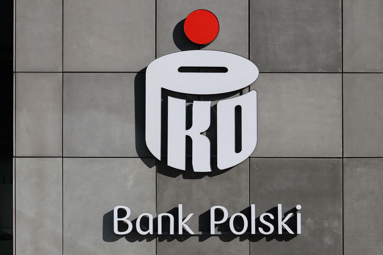 Masz taką książeczkę PKO w domu? Bank słono za nią zapłaci