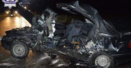 Tragiczny wypadek w Wólce Plebańskiej. Nie żyje 23-letni kierowca opla