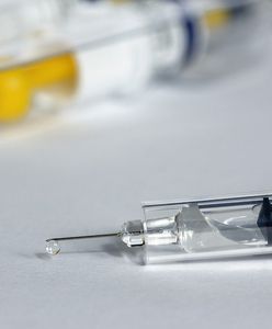 Szczepionka na COVID-19 AstraZeneca. WHO: można podawać osobom po 65. roku życia