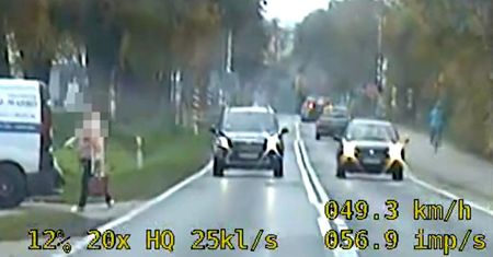 Kierowca bardzo się spieszył. W kilka chwil "zarobił" 41 punktów karnych