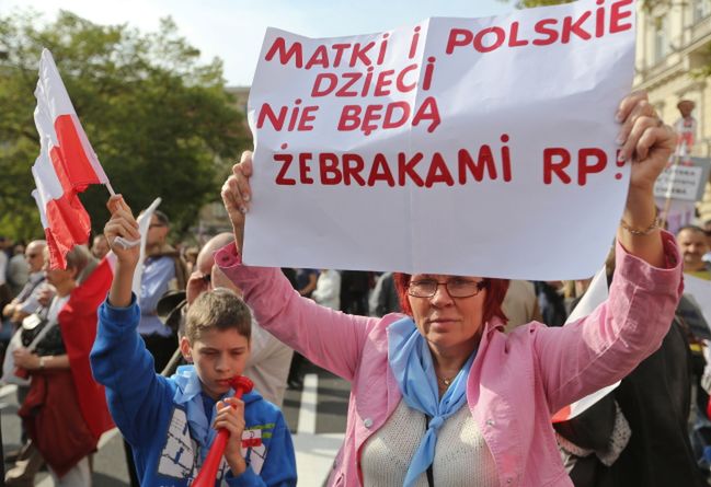 Pikieta Solidarnych 2010 pod siedzibą TVP