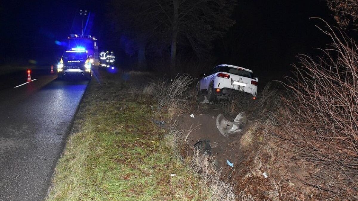 Citroen wypadł z drogi