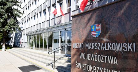 Radny podsłuchiwał koleżankę. Skandal w urzędzie
