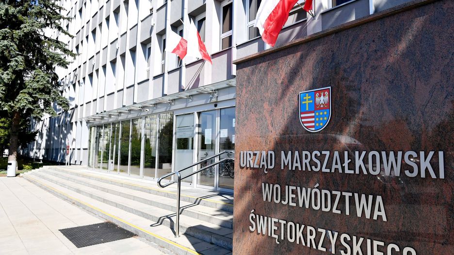 urz�d
Piotr Polak
ambulans, ambulansu, darowizna, karetka, karetki, przekazanie, siedziba Urz�du Marsza�kowskiego w Kielcach, specjalistyczna, specjalistycznego, specjalistycznej, specjalistyczny, Transportu Sanitarnego, Urz�d Marsza�kowski w Kielcach, uzdrowiska
