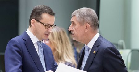 Turów zamrozi V4? PiS chce iść z Czechami na twardo