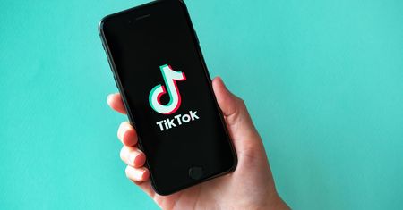 Filmy na TikToku będą jeszcze dłuższe. Czy YouTube ma się czego obawiać?