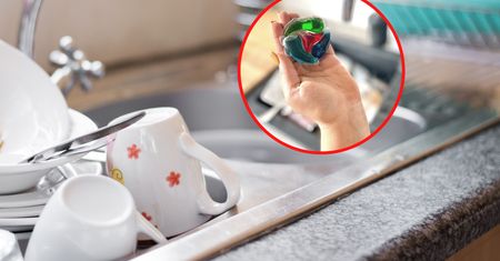 Fetor ze zlewu ulotni się w mig. Rozpuść jedną sztukę