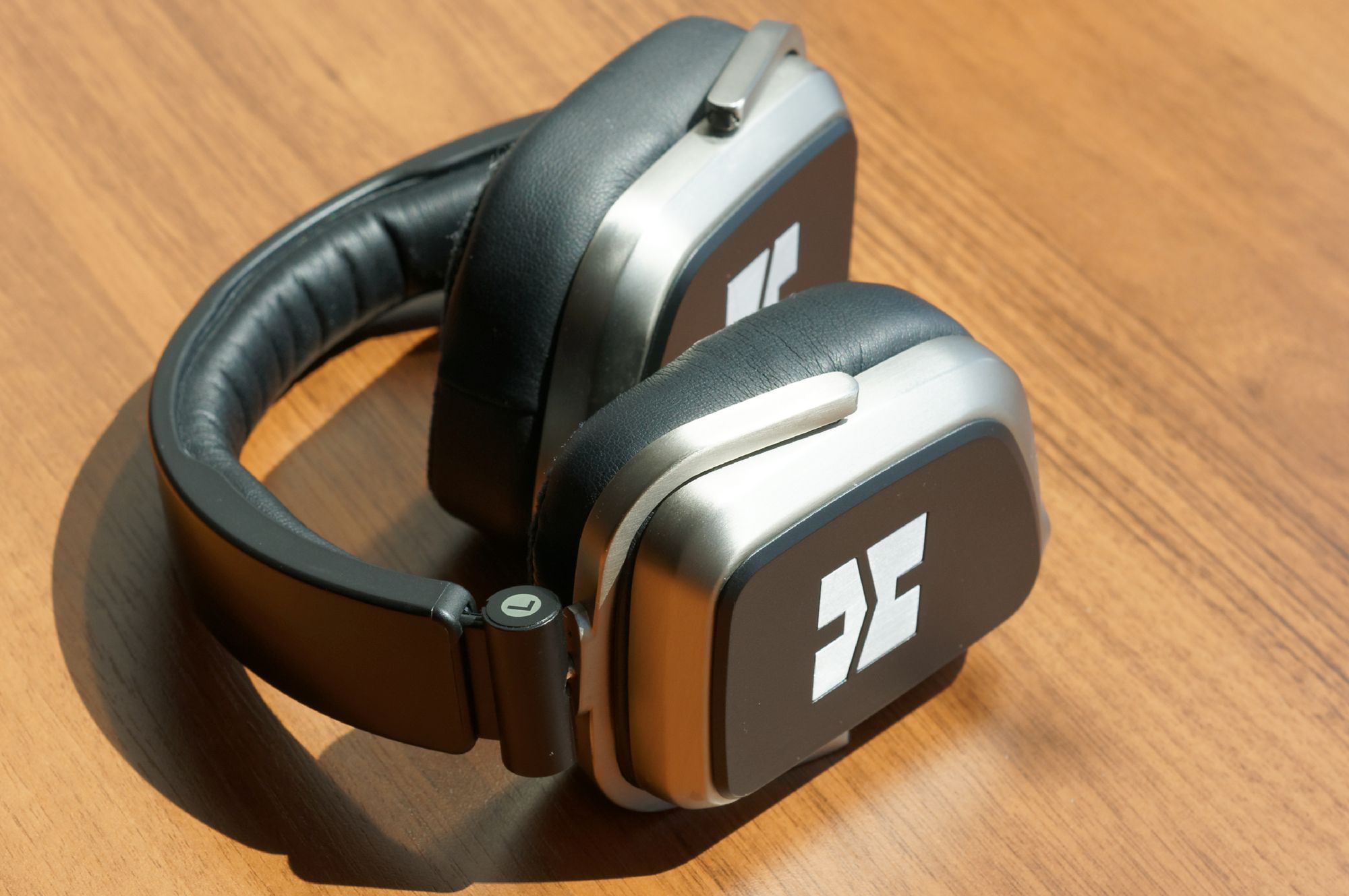 HIFIMAN Edition S – hybrydowe słuchawki dla fanów basów i sopranów 2