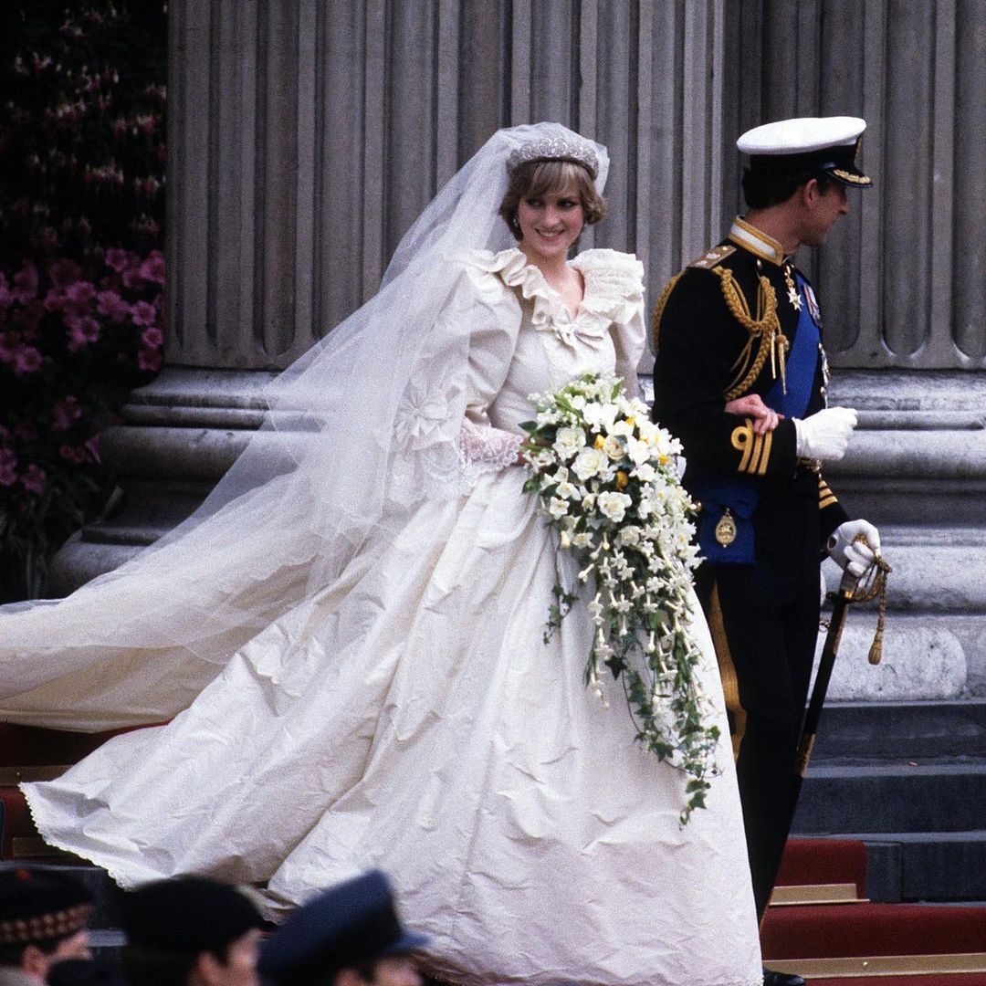 Jak wygląda suknia ślubna księżnej Diany?