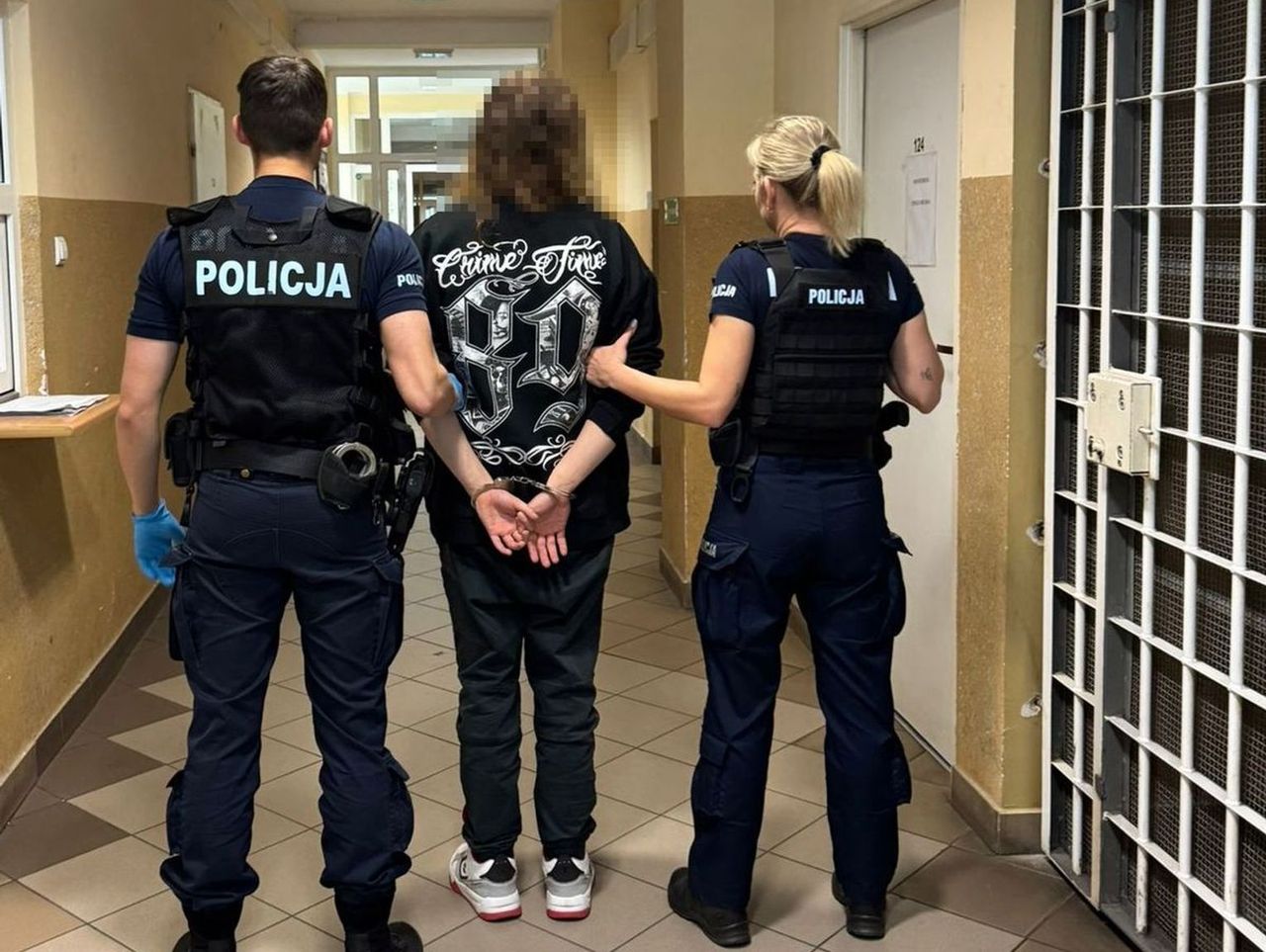 Gdańsk: Trzymał marihuanę w workach po karmie dla psa. Policjanci znaleźli tysiąc porcji