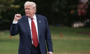 Stało się. Cła Trumpa weszły w życie. "Miliardy dolarów płyną"