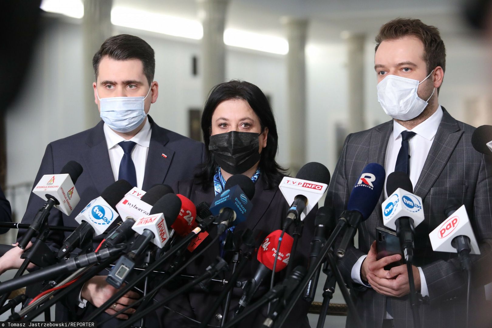 Pos?owie PiS o cenach energii10.02.2022 Warszawa, Poslowie PiS o cenach energii, fot Tomasz Jastrzebowski/REPORTER
n/z: Daniel Milewski, Anita Czerwinska, Rafal BochenekTomasz Jastrzebowski/REPORTER