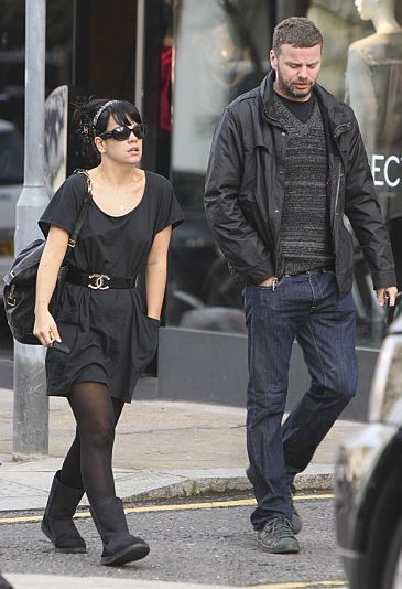 Samotna Lily Allen